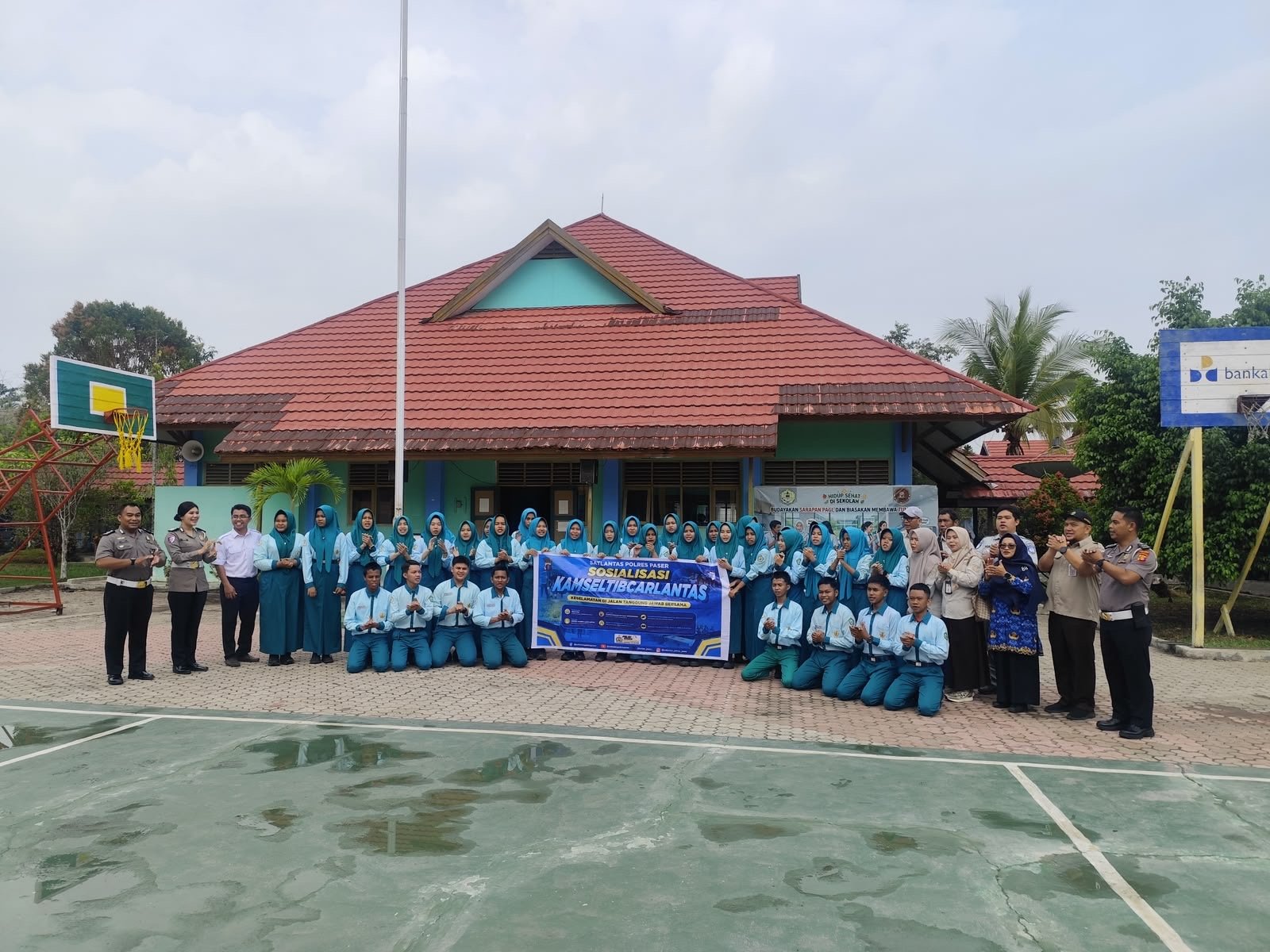 Bangun Generasi Pelopor Keselamatan, Jasa Raharja Gelar Safety Campaign di SMP Negeri 1 Tanah Grogot Bangun Generasi Pelopor Keselamatan, Jasa Raharja Gelar Safety Campaign di SMP Negeri 1 Tanah Grogot