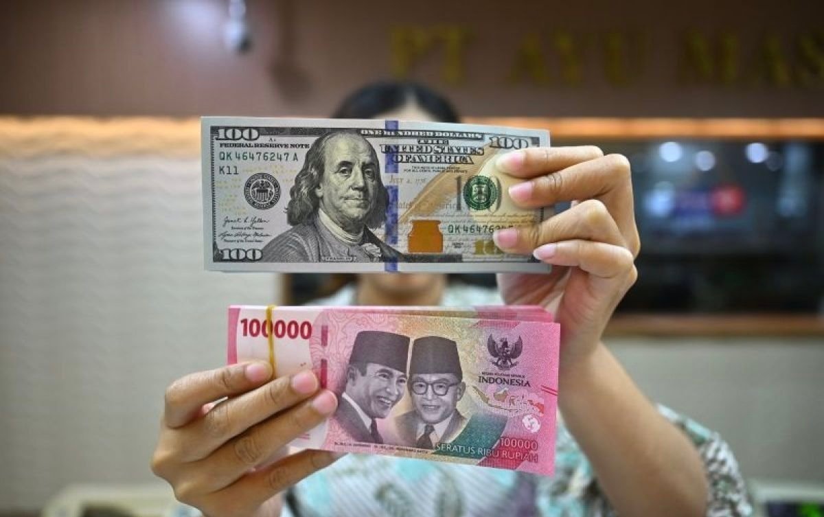 Rupiah Menguat Tajam Hari Ini, Didorong Penurunan Harga Minyak dan Indeks Dolar AS