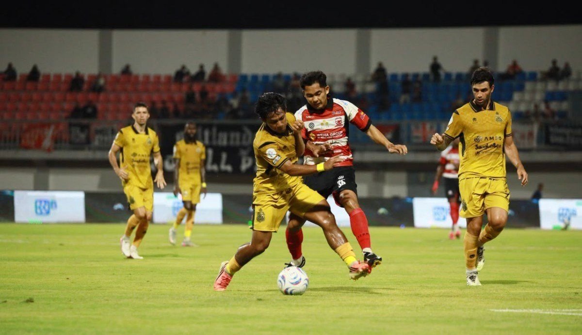 Madura United Bertekad Tekuk Persib di Stadion Ratu Pamelingan