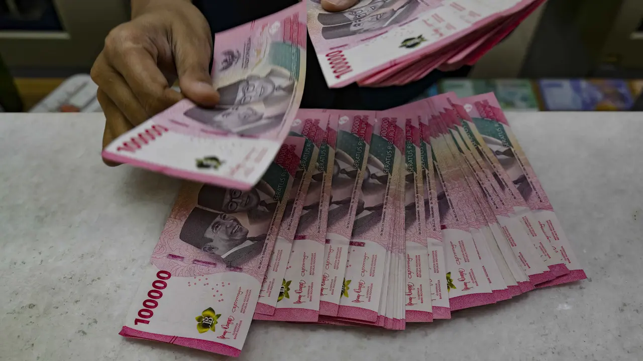 Nilai Tukar Rupiah Terpuruk ke Rp18.136 per Dolar AS pada Pembukaan Hari Ini