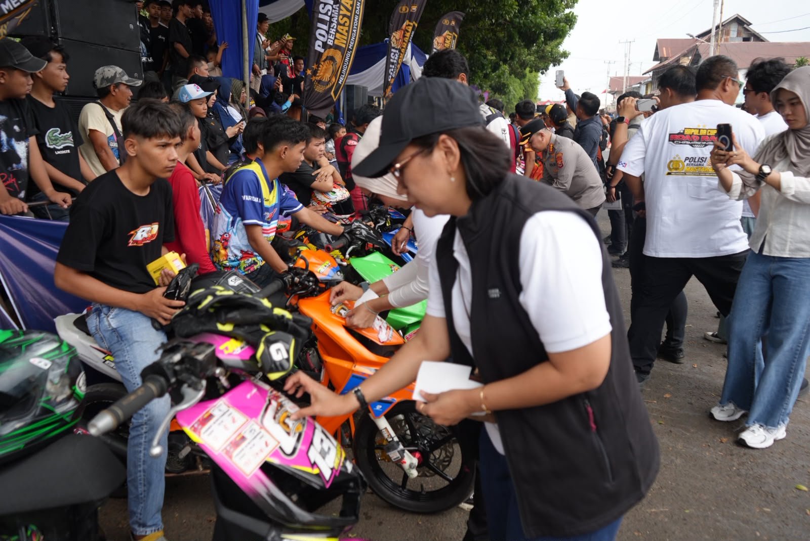 Hadiri Kapolda Cup Road Race Championship 2026 Day II, PTJasa Raharja (Persero) Bengkulu Dorong Budaya Balap Aman dan Keselamatan Berlalu Lintas Hadiri Kapolda Cup Road Race Championship 2026 Day II, PTJasa Raharja (Persero) Bengkulu Dorong Budaya Balap Aman dan Keselamatan Berlalu Lintas