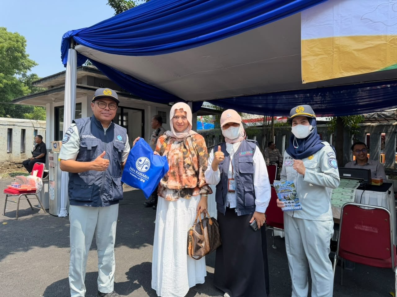 Jasa Raharja Bandung Hadirkan Layanan Kesehatan Gratis dan Kampanye Keselamatan Berlalu Lintas di Operasi Gabungan PKB dan SWSamsat Kawaluyaan Jasa Raharja Bandung Hadirkan Layanan Kesehatan Gratis dan Kampanye Keselamatan Berlalu Lintas di Operasi Gabungan PKB dan SWSamsat Kawaluyaan