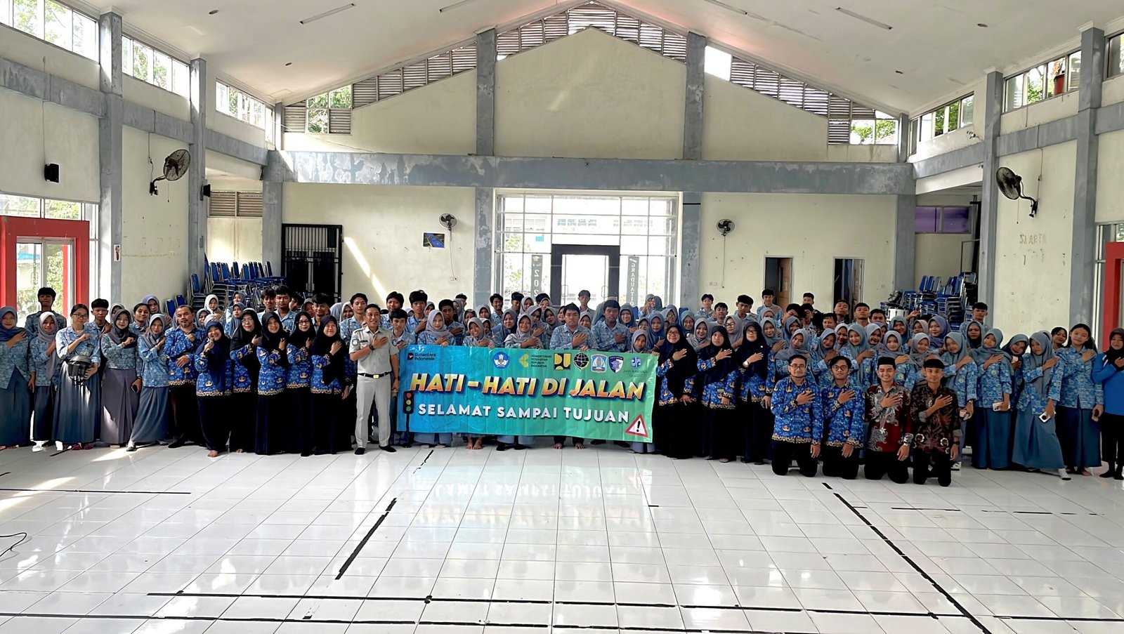 Jasa Raharja Dorong Generasi Muda Jadi Pelopor Keselamatan Berlalu Lintas melalui PPKL dan Safety Campaign di SMAN 9 Balikpapan Jasa Raharja Dorong Generasi Muda Jadi Pelopor Keselamatan Berlalu Lintas melalui PPKL dan Safety Campaign di SMAN 9 Balikpapan