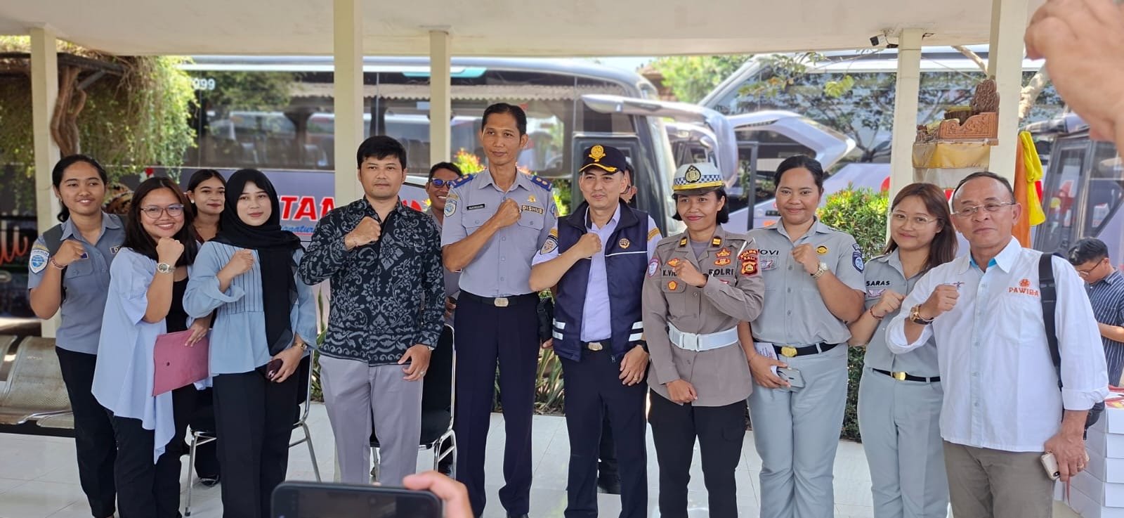 Kendaraan Berpelat Luar Bali Jadi Sasaran Pendataan, Jasa Raharja Sambangi Dua Perusahaan di Denpasar Kendaraan Berpelat Luar Bali Jadi Sasaran Pendataan, Jasa Raharja Sambangi Dua Perusahaan di Denpasar
