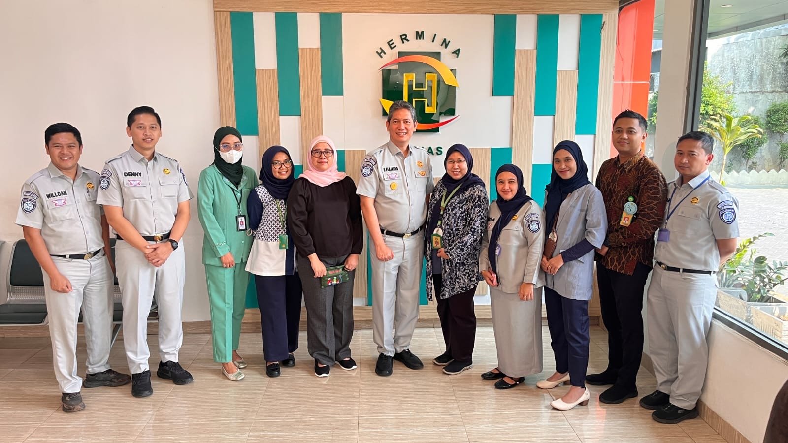 Kakanwil Jasa Raharja Banten Kunjungi RS Hermina Ciruas, Pastikan Korban Kecelakaan Lalu Lintas Mendapatkan Penanganan Optimal Kakanwil Jasa Raharja Banten Kunjungi RS Hermina Ciruas, Pastikan Korban Kecelakaan Lalu Lintas Mendapatkan Penanganan Optimal