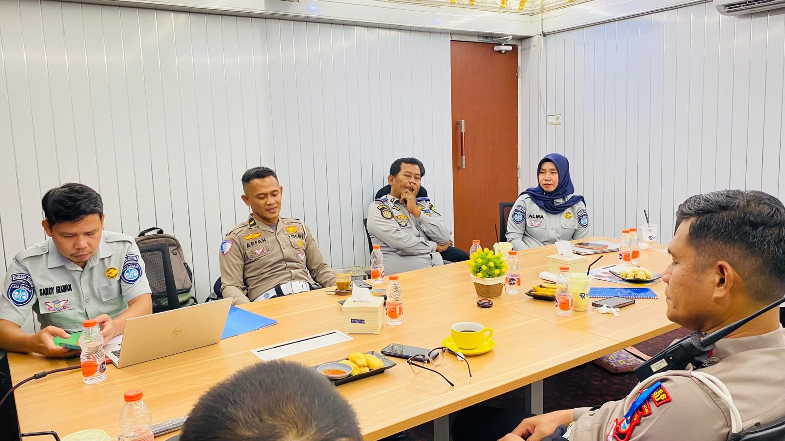 PT Jasa Raharja (Persero) Cabang Parepare Bersama Satlantas dan Dinas Perhubungan Perkuat Sinergi Melalui Forum Komunikasi Lalu Lintas (FKLL) di Kabupaten Barru