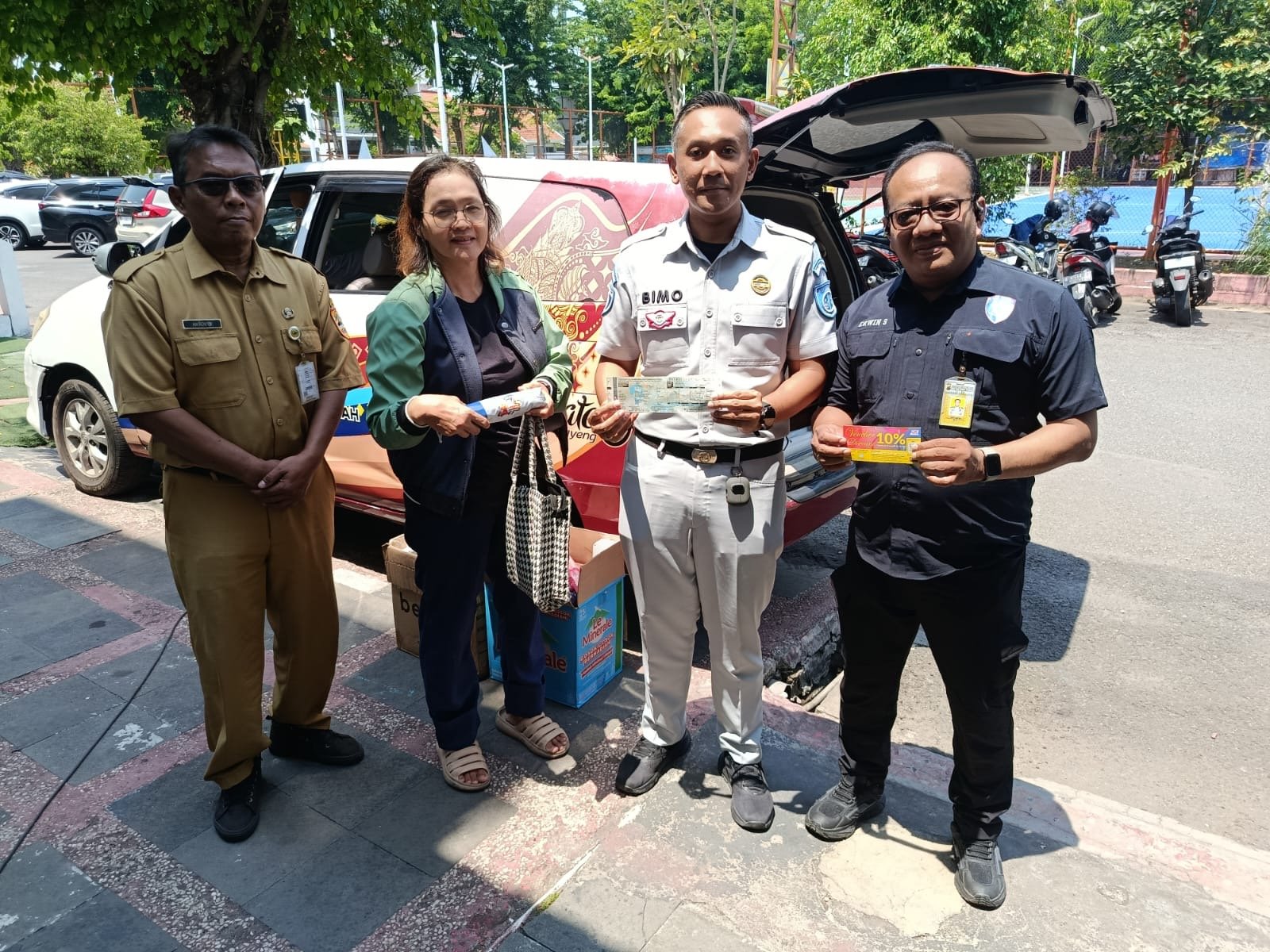 Jasa Raharja Semarang Dukung Kegiatan Naliko di Kecamatan Semarang Tengah, Perkuat Sosialisasi dan Akses Pelayanan Masyarakat Jasa Raharja Semarang Dukung Kegiatan Naliko di Kecamatan Semarang Tengah, Perkuat Sosialisasi dan Akses Pelayanan Masyarakat