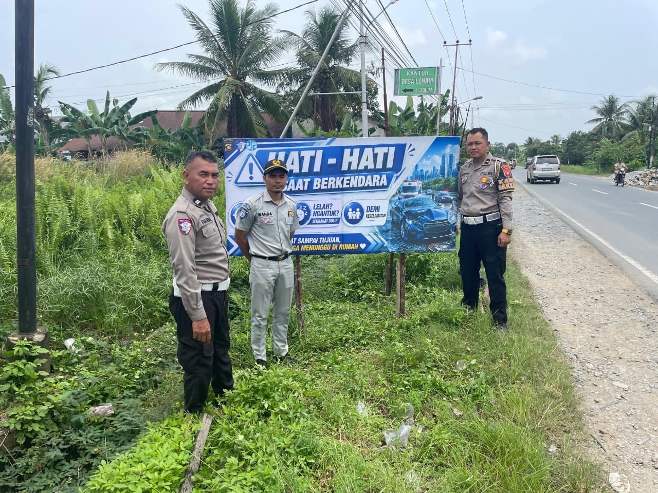 Sasar Lima Kecamatan, Jasa Raharja Singkawang dan Satlantas Polres Sambas Gencarkan Imbauan KeselamatanC Sasar Lima Kecamatan, Jasa Raharja Singkawang dan Satlantas Polres Sambas Gencarkan Imbauan KeselamatanC